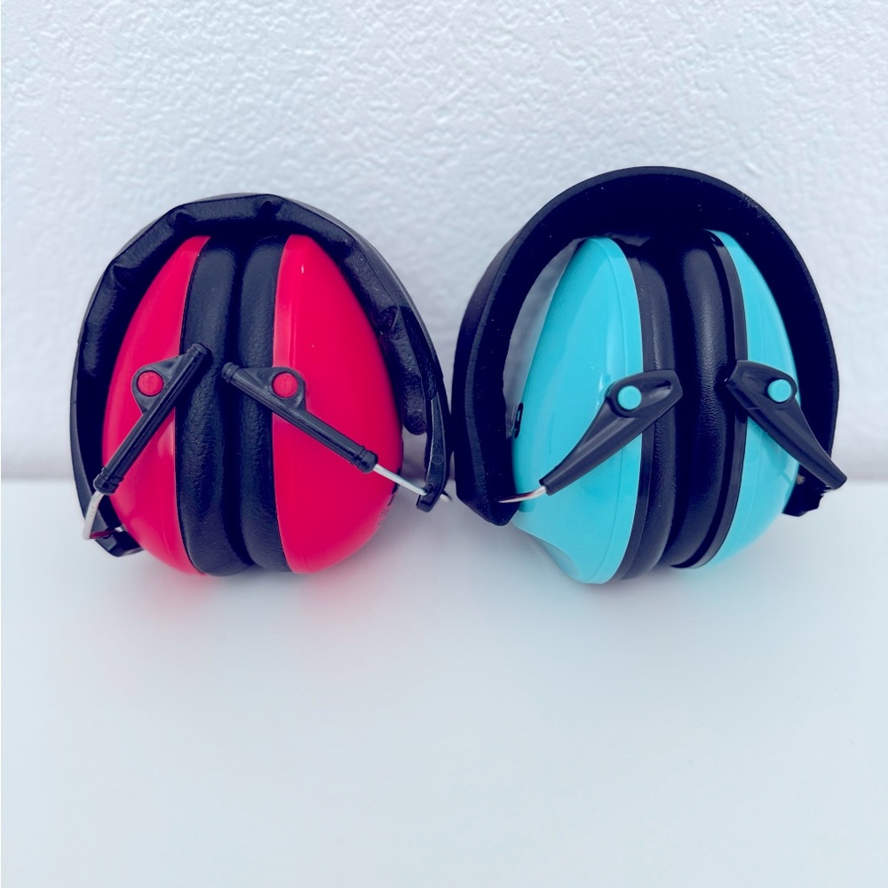 🎧 2 Kids Noise reducing headphones/earmuffs